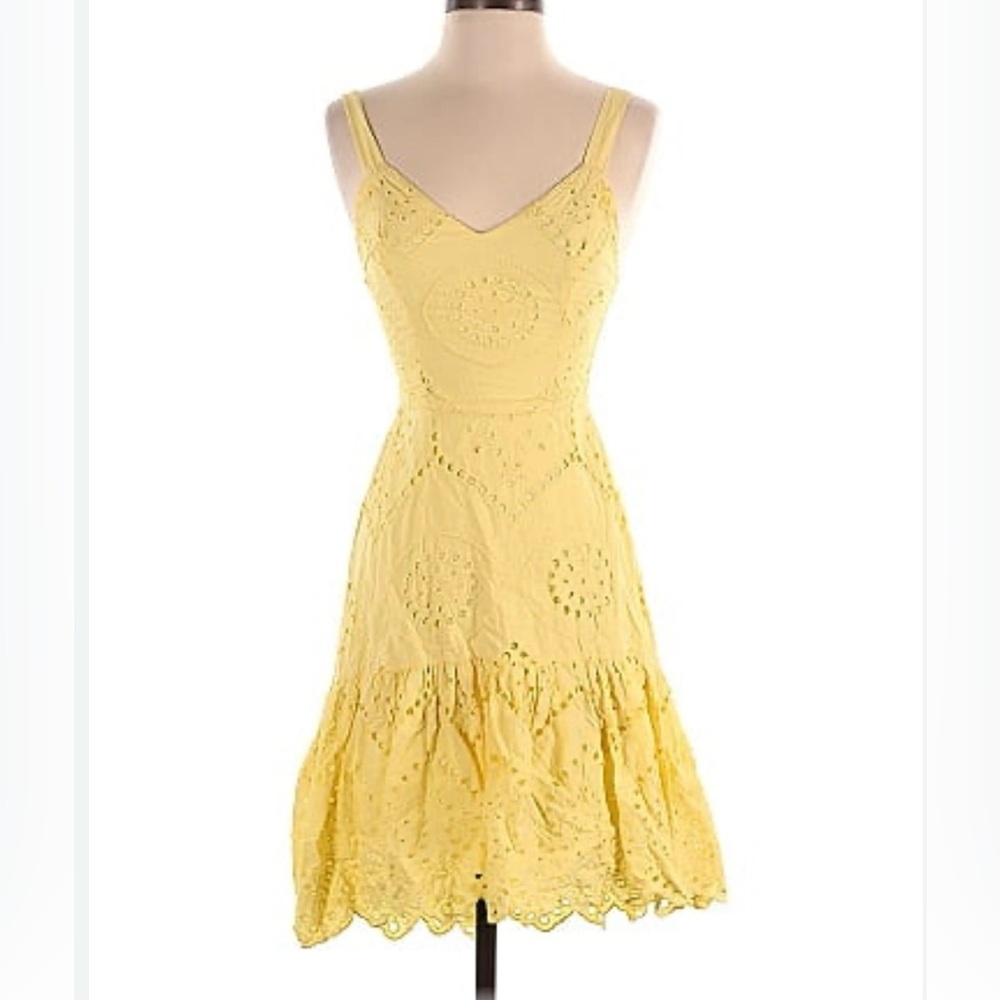 Great condition yellow dress worn once.